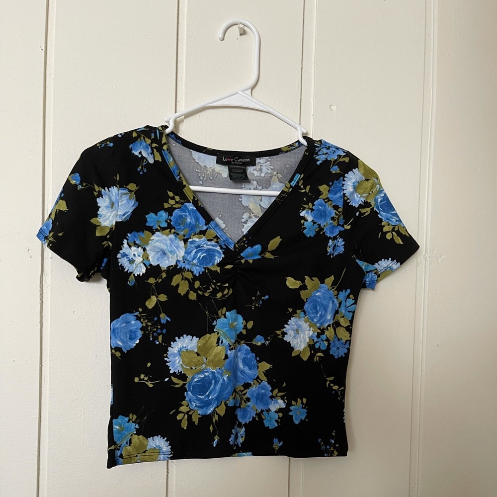 👛3/$20 NEW Junior’s Floral Crop Top Medium